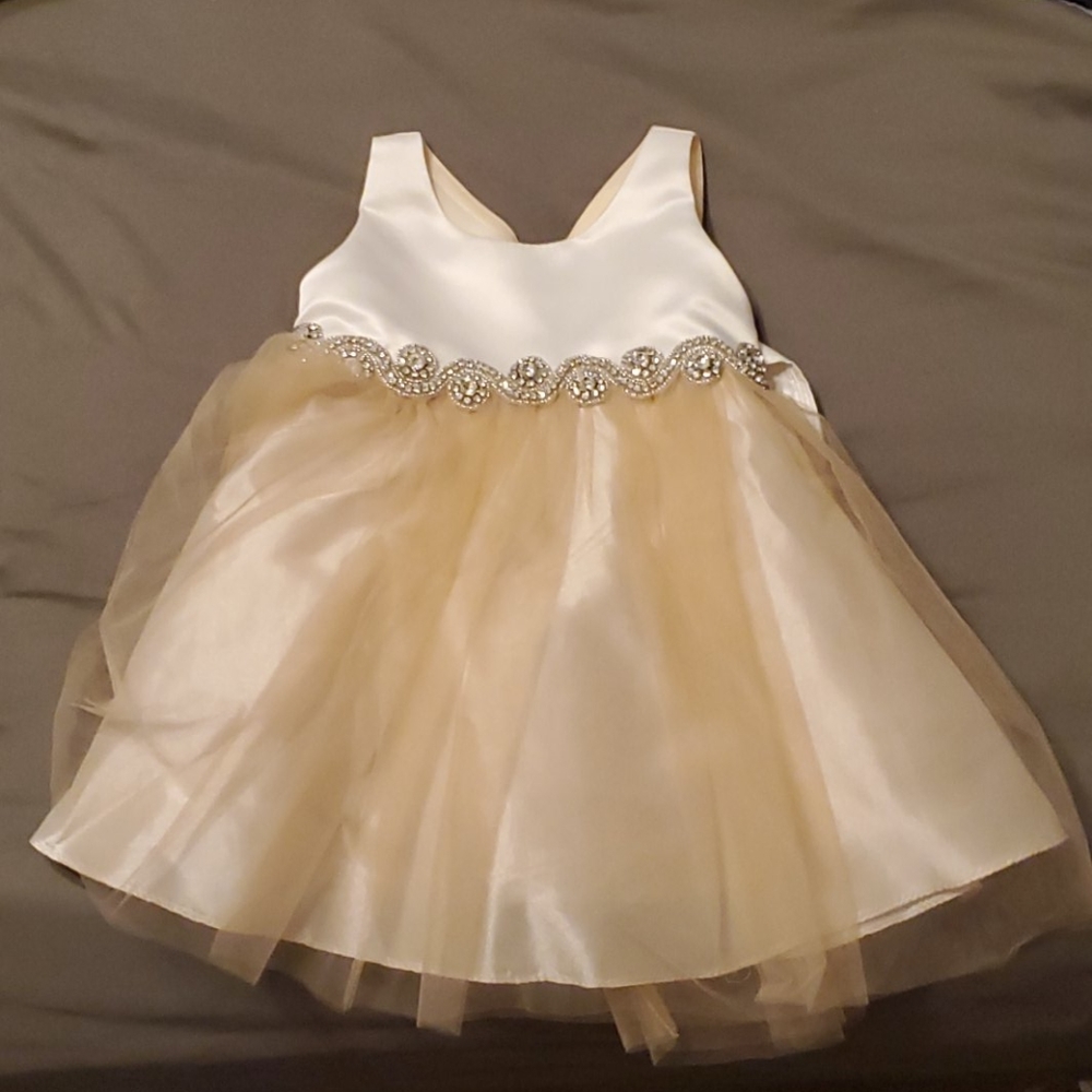 Beautiful toddler dress in like new condition